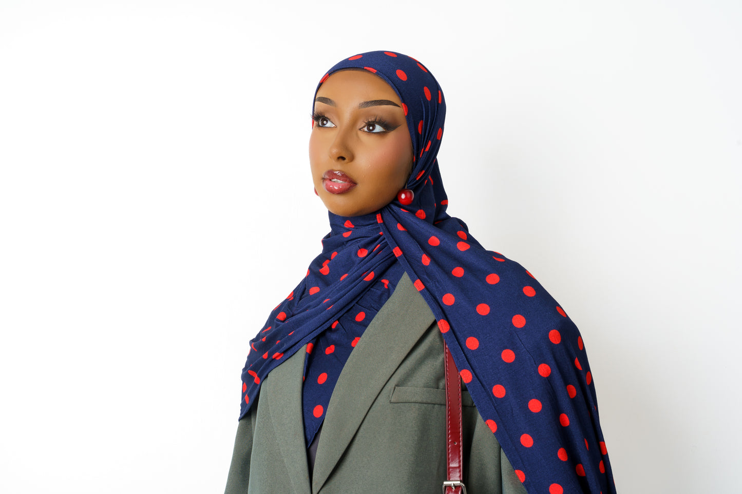 Woman wearing Mon Chèrie printed jersey hijab