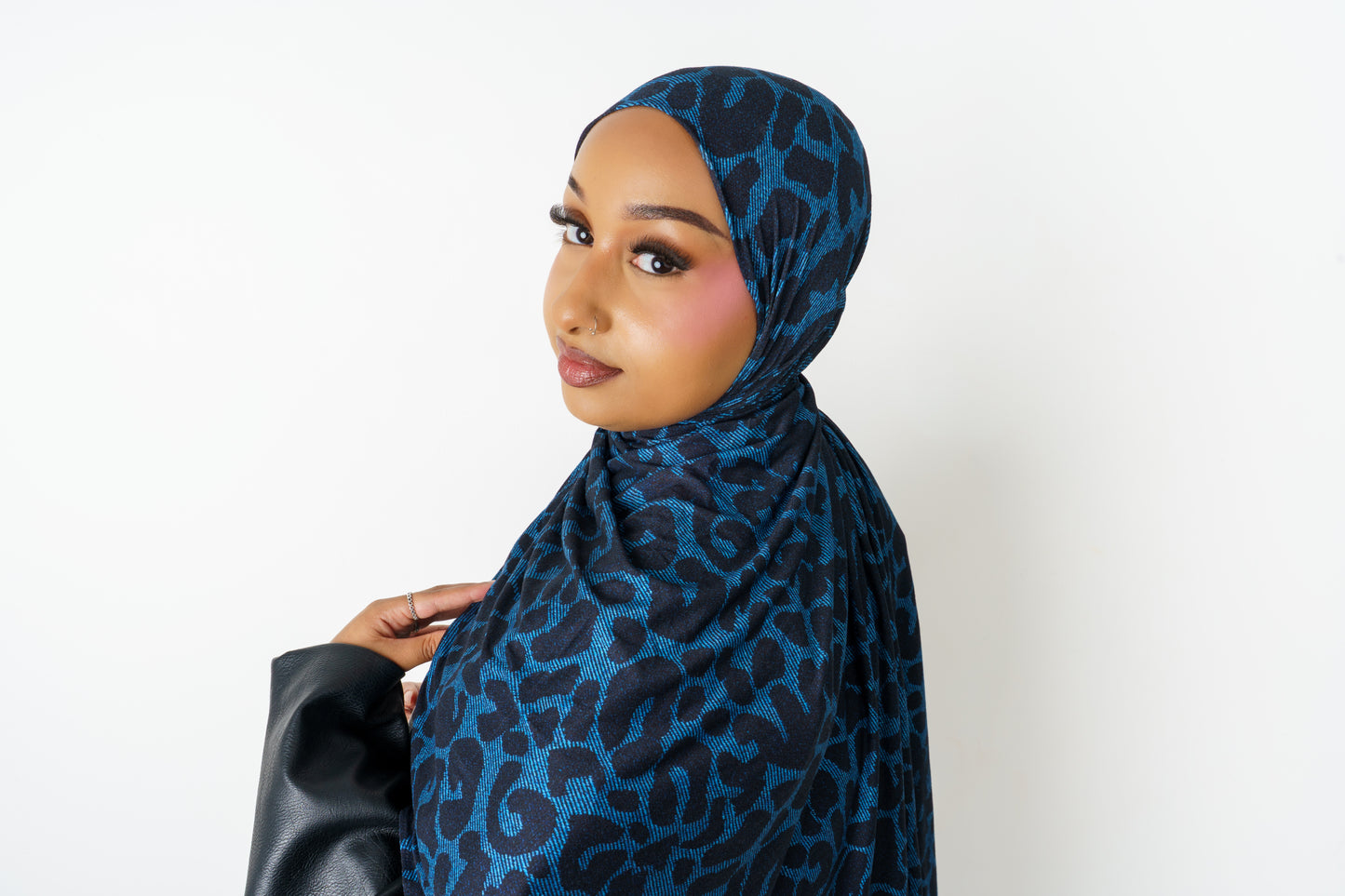 Ink Crush printed jersey hijab by MAISSÉ