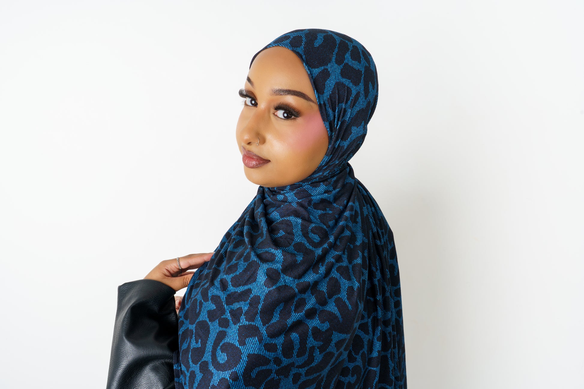 Ink Crush printed jersey hijab by MAISSÉ